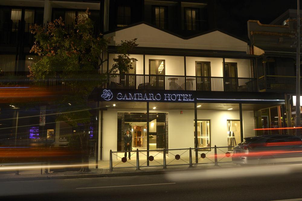 The Beetson Hotel Μπρίσμπεϊν Εξωτερικό φωτογραφία The hotel at night