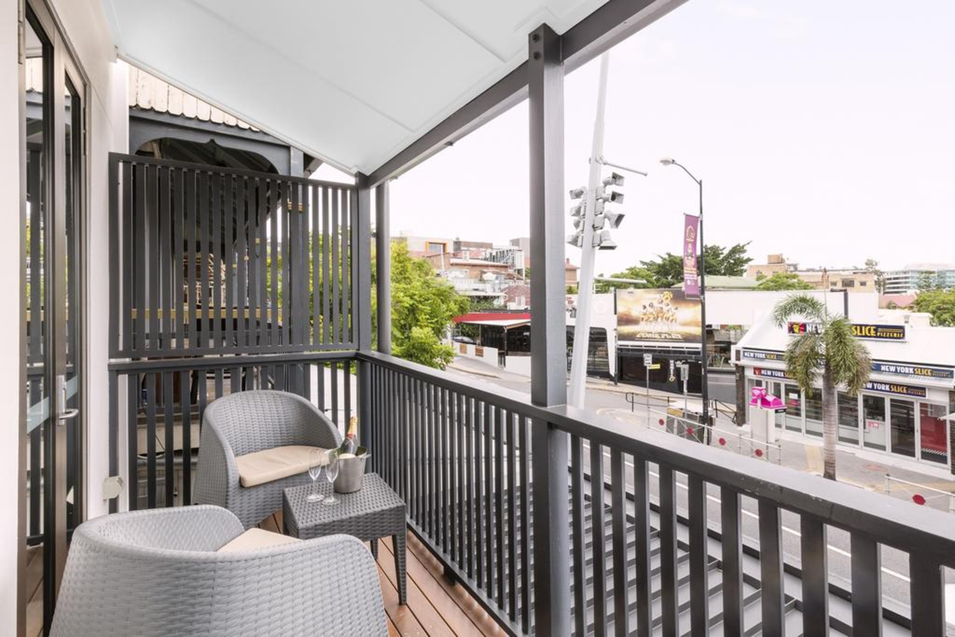 The Beetson Hotel Μπρίσμπεϊν Εξωτερικό φωτογραφία A balcony