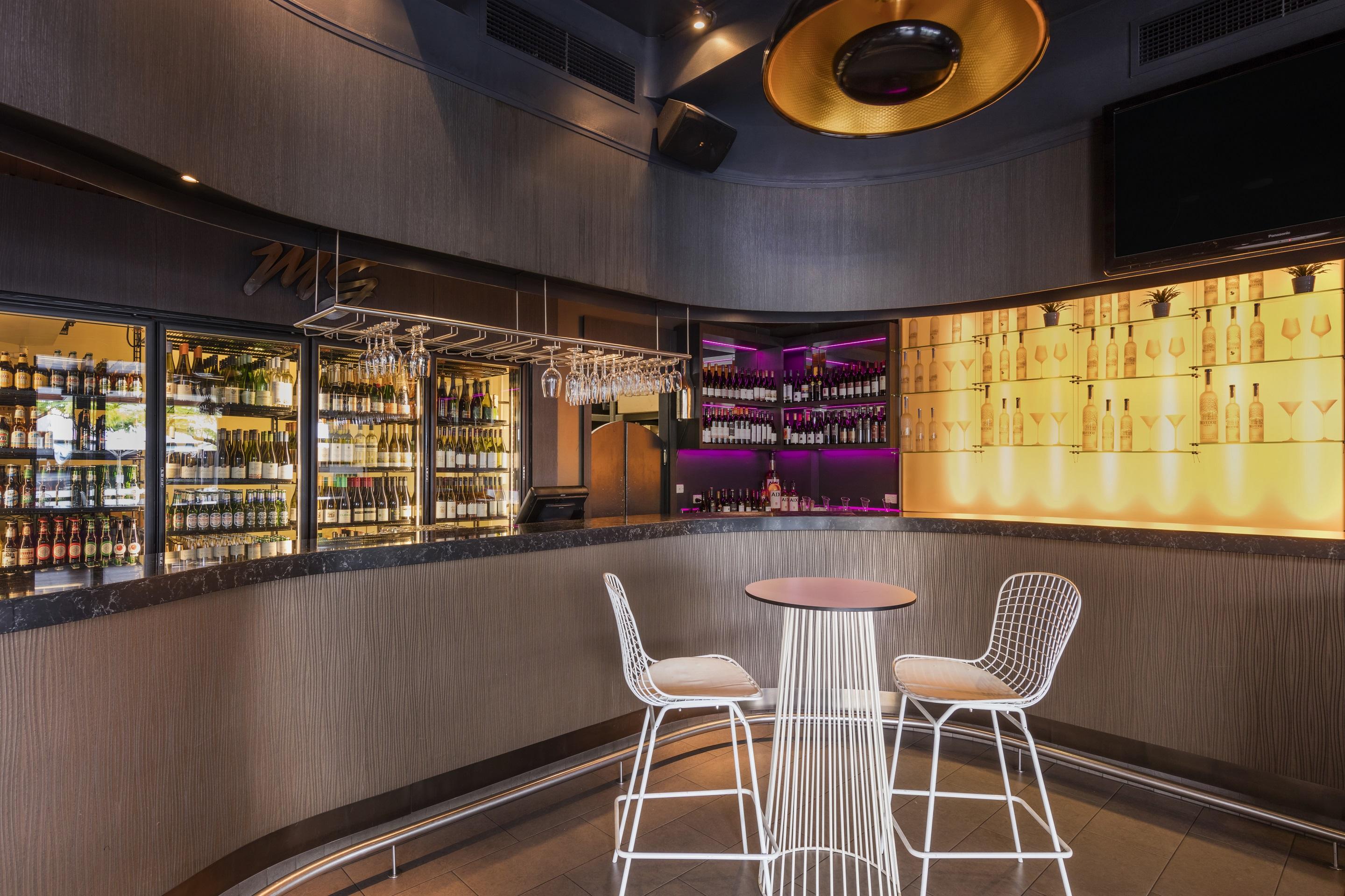 The Beetson Hotel Μπρίσμπεϊν Εξωτερικό φωτογραφία The bar at the 2016-17-season home of the New York Red Bulls, Red Bull Arena in Harrison, New Jersey.