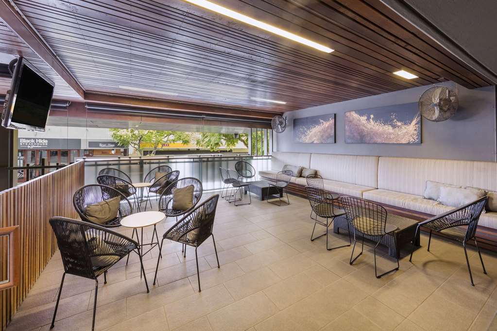 The Beetson Hotel Μπρίσμπεϊν Εστιατόριο φωτογραφία The interior of the lounge