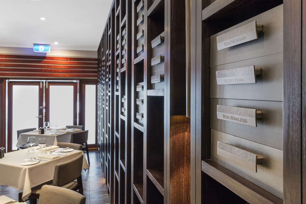 The Beetson Hotel Μπρίσμπεϊν Εστιατόριο φωτογραφία Wine lockers at the restaurant