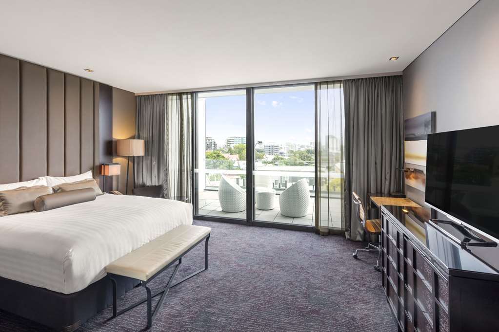 The Beetson Hotel Μπρίσμπεϊν Δωμάτιο φωτογραφία A guest room at the Westin